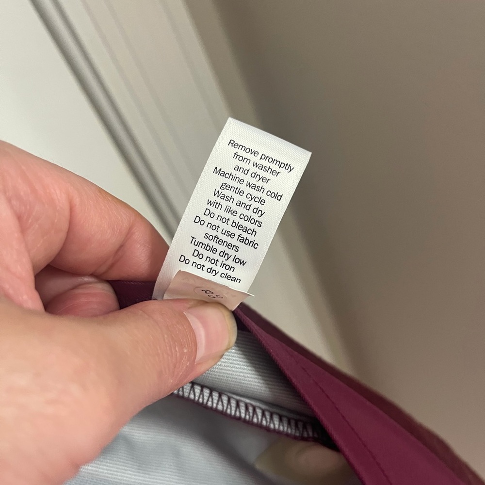 NWOT Athleta Women’s Maroon Raincoat size small - Picture 15 of 15